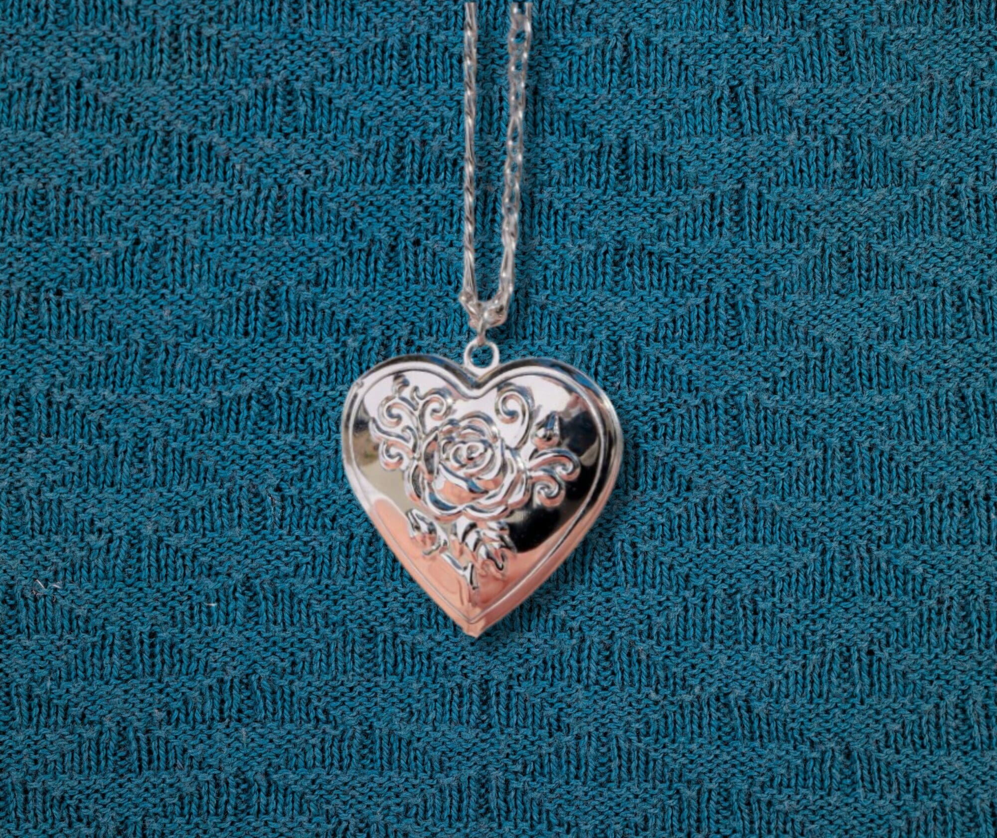 Heart Locket Necklace – 18K Gold or Stainless steel Jewelry